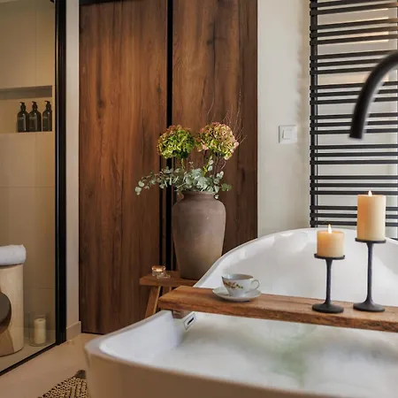 Hillside Lodge, Boutique & Case de vacanță *