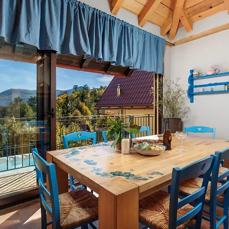 Hillside Lodge, Boutique & Case de vacanță