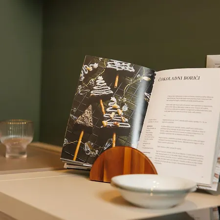 Hillside Lodge, Boutique & * Lič