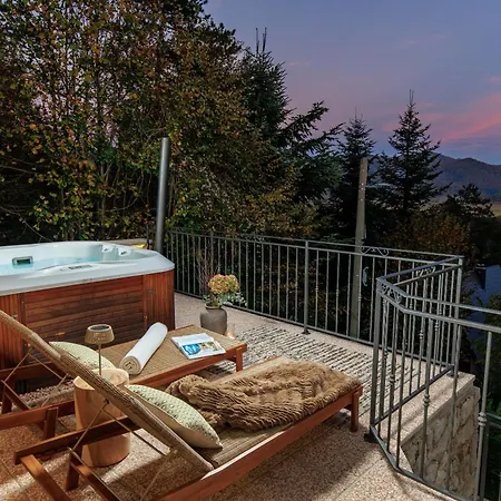 Hillside Lodge, Boutique & Lič