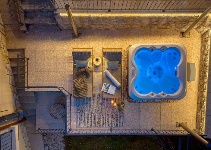 Hillside Lodge, Boutique&spa